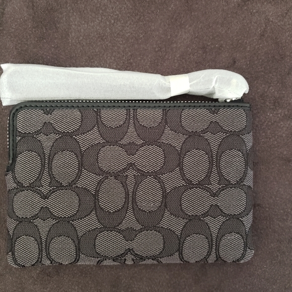 Coach Wristlet - Picture 3 of 4